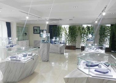 Casos de exhibición de joyería de madera Forma de diamante de moda con iluminación LED