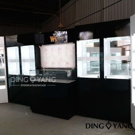 Showroom de diseño de joyas de estilo moderno personalizable de fabricantes y proveedores