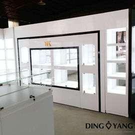 Showroom de diseño de joyas de estilo moderno personalizable de fabricantes y proveedores